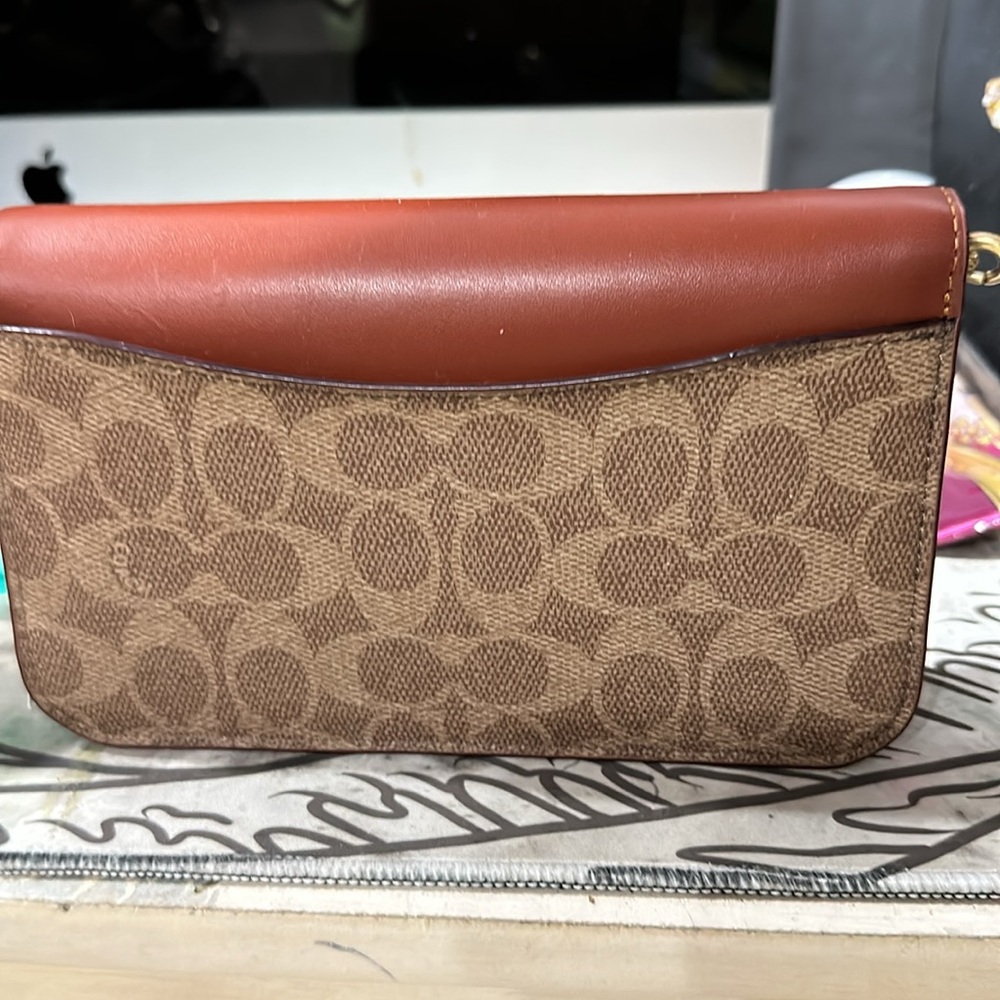crossbody new with tags - Picture 4 of 7